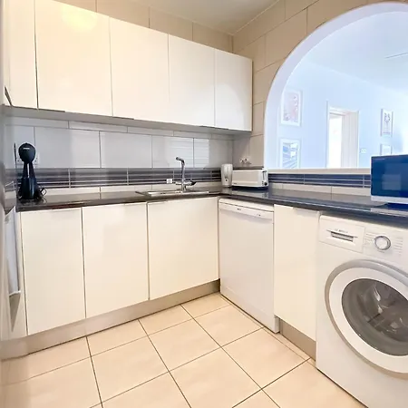 Apartment Phaedrus Living: Byzantium Modern Flat