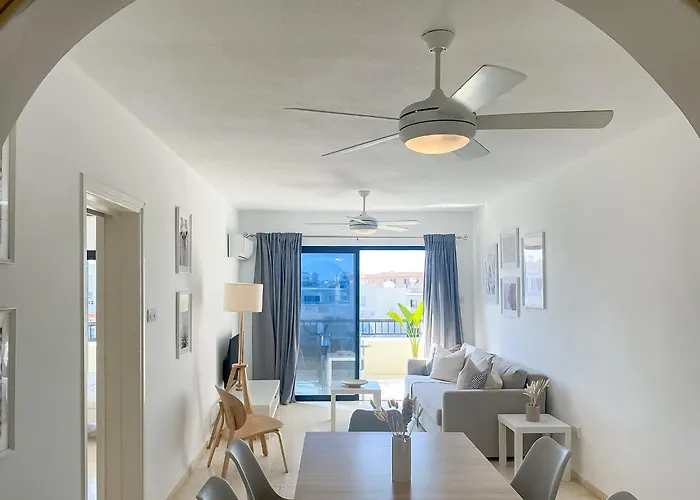 Apartament Phaedrus Living: Byzantium Modern Flat *