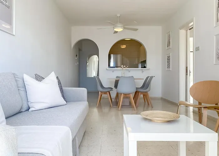 Phaedrus Living: Byzantium Modern Flat