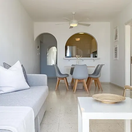 Phaedrus Living: Byzantium Modern Flat